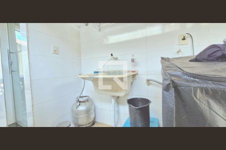 Casa à venda com 101m², 3 quartos e 2 vagas Casa à venda com 101m², 3 quartos e 2 vagasÁrea de serviço