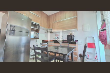 Casa à venda com 101m², 3 quartos e 2 vagas Casa à venda com 101m², 3 quartos e 2 vagasCozinha