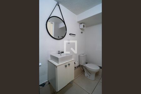 Banheiro de kitnet/studio para alugar com 1 quarto, 30m² em Jardim do Sol, Sorocaba