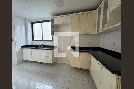 Cozinha de apartamento à venda com 4 quartos, 120m² em Alto Barroca, Belo Horizonte