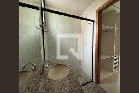 Banheiro - Quarto 1 de apartamento à venda com 4 quartos, 120m² em Alto Barroca, Belo Horizonte