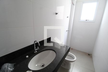 Banheiro Social de apartamento para alugar com 3 quartos, 80m² em Tubalina, Uberlândia