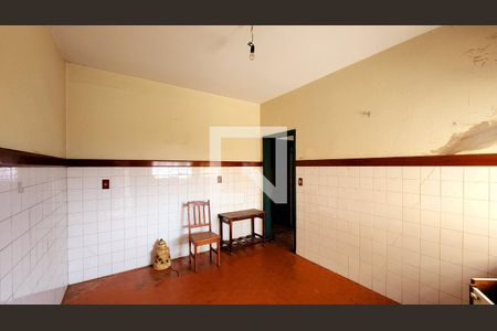 Casa à venda com 350m², 4 quartos e 1 vaga Casa à venda com 350m², 4 quartos e 1 vagaEdícula Cozinha