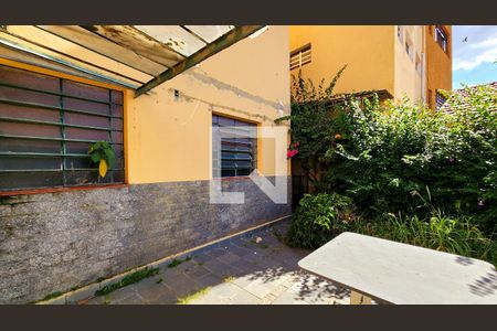 Casa à venda com 350m², 4 quartos e 1 vaga Casa à venda com 350m², 4 quartos e 1 vagaQuintal