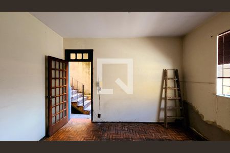 Casa à venda com 350m², 4 quartos e 1 vaga Casa à venda com 350m², 4 quartos e 1 vagaEdícula Sala
