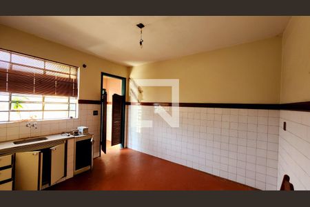 Casa à venda com 350m², 4 quartos e 1 vaga Casa à venda com 350m², 4 quartos e 1 vagaEdícula Cozinha
