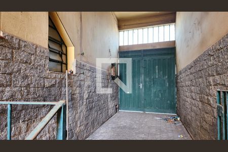 Casa à venda com 350m², 4 quartos e 1 vaga Casa à venda com 350m², 4 quartos e 1 vagaGaragem 2