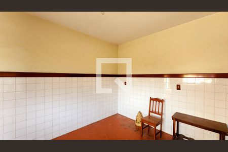 Casa à venda com 350m², 4 quartos e 1 vaga Casa à venda com 350m², 4 quartos e 1 vagaEdícula Cozinha