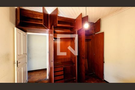 Casa à venda com 350m², 4 quartos e 1 vaga Casa à venda com 350m², 4 quartos e 1 vagaQuarto Suíte
