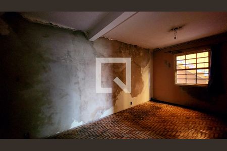 Casa à venda com 350m², 4 quartos e 1 vaga Casa à venda com 350m², 4 quartos e 1 vagaEdícula Quarto