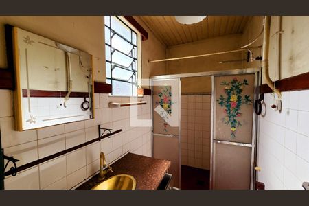 Casa à venda com 350m², 4 quartos e 1 vaga Casa à venda com 350m², 4 quartos e 1 vagaEdícula Banheiro