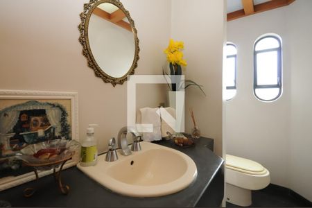 Apartamento à venda com 278m², 3 quartos e 3 vagas Apartamento à venda com 278m², 3 quartos e 3 vagasLavabo