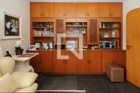 Apartamento à venda com 278m², 3 quartos e 3 vagas Apartamento à venda com 278m², 3 quartos e 3 vagasEscritório