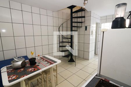 Sala/Cozinha de apartamento à venda com 1 quarto, 50m² em Teresópolis, Porto Alegre