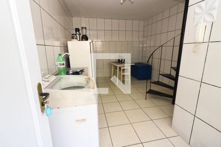 Sala/Cozinha de apartamento à venda com 1 quarto, 50m² em Teresópolis, Porto Alegre