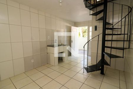 Sala/Cozinha de apartamento à venda com 1 quarto, 50m² em Teresópolis, Porto Alegre