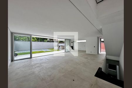 Sala de casa de condomínio à venda com 4 quartos, 496m² em Jardim Cordeiro, São Paulo