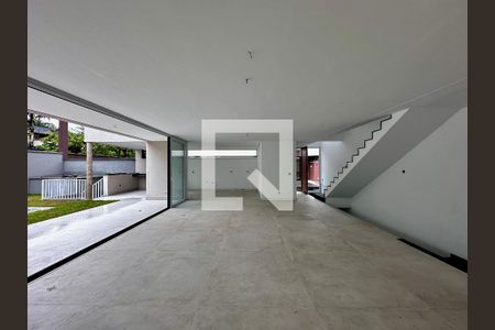 Sala de casa de condomínio à venda com 4 quartos, 496m² em Jardim Cordeiro, São Paulo