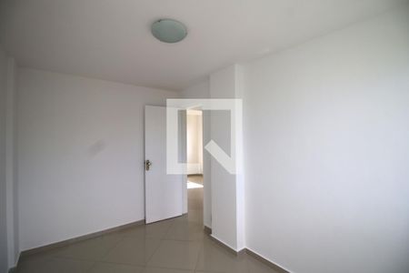 Quarto 1 de apartamento para alugar com 2 quartos, 60m² em Cordovil, Rio de Janeiro