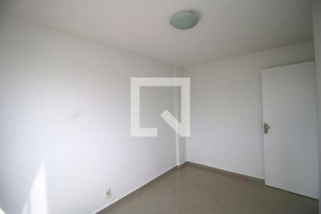 Quarto 1 de apartamento para alugar com 2 quartos, 60m² em Cordovil, Rio de Janeiro