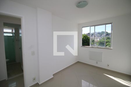 Quarto 1 de apartamento para alugar com 2 quartos, 60m² em Cordovil, Rio de Janeiro