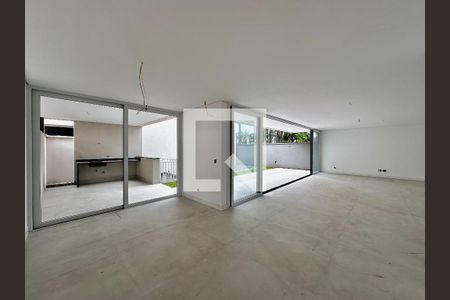 Cozinha  de casa de condomínio à venda com 4 quartos, 486m² em Jardim Cordeiro, São Paulo