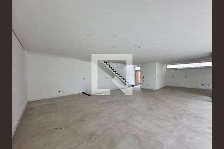 Sala  de casa de condomínio à venda com 4 quartos, 486m² em Jardim Cordeiro, São Paulo