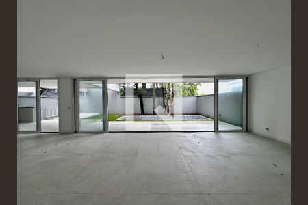 Sala de casa de condomínio à venda com 4 quartos, 531m² em Jardim Cordeiro, São Paulo