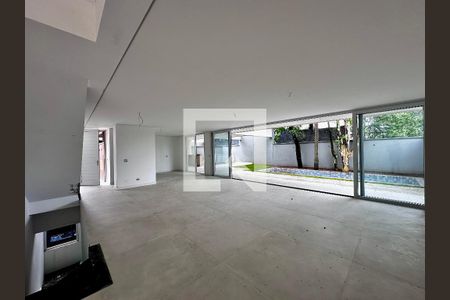 Sala de casa de condomínio à venda com 4 quartos, 531m² em Jardim Cordeiro, São Paulo