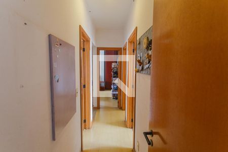 Corredor de apartamento para alugar com 4 quartos, 196m² em Vila Paris, Belo Horizonte