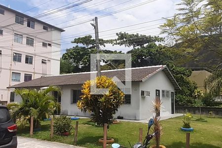 Apartamento à venda com 44m², 2 quartos e 1 vaga Apartamento à venda com 44m², 2 quartos e 1 vagaÁrea comum - Salão de festas