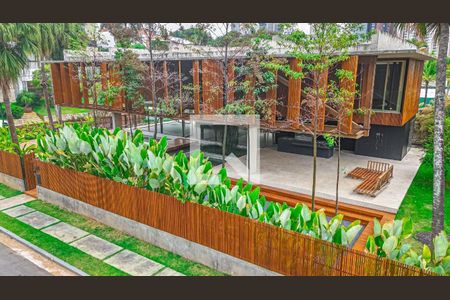 Casa à venda com 731m², 4 quartos e 6 vagas Casa à venda com 731m², 4 quartos e 6 vagasFoto 24