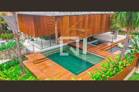 Casa à venda com 731m², 4 quartos e 6 vagas Casa à venda com 731m², 4 quartos e 6 vagasFoto 25