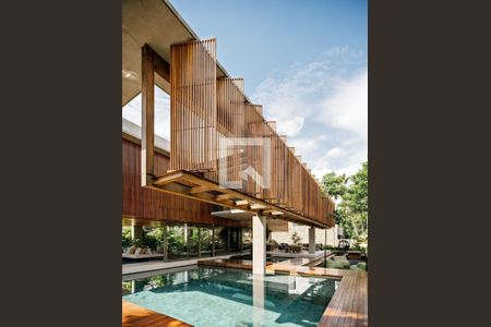 Casa à venda com 731m², 4 quartos e 6 vagas Casa à venda com 731m², 4 quartos e 6 vagasFoto 03