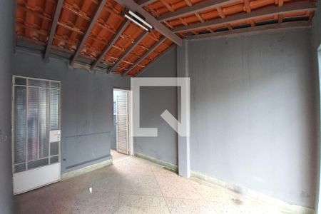 Casa para alugar com 40m², 1 quarto e 1 vaga Casa para alugar com 40m², 1 quarto e 1 vagaGaragem