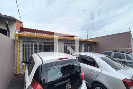 Casa para alugar com 40m², 1 quarto e 1 vaga Casa para alugar com 40m², 1 quarto e 1 vagaFachada