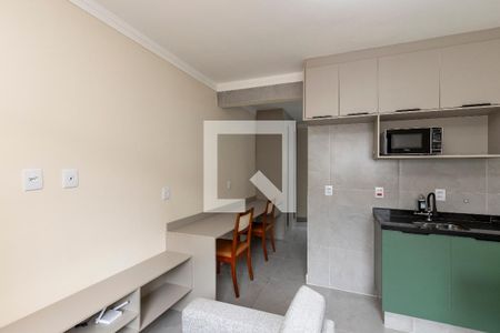 Sala/ Cozinha de apartamento para alugar com 1 quarto, 34m² em Cidade Monções, São Paulo