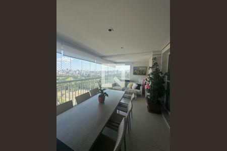 Apartamento à venda com 136m², 3 quartos e 3 vagas Apartamento à venda com 136m², 3 quartos e 3 vagasVaranda
