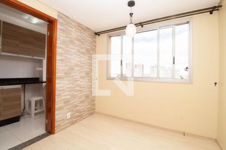 Sala de apartamento para alugar com 2 quartos, 46m² em Qn 303, Brasília