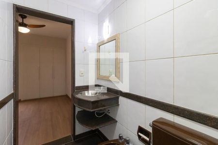 Banheiro da suíte de apartamento para alugar com 2 quartos, 65m² em Cambuí, Campinas