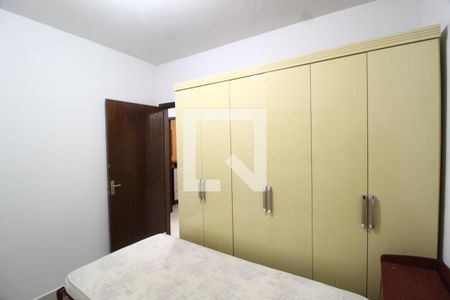 Quarto 1 de casa para alugar com 3 quartos, 170m² em Santa Mônica, Uberlândia