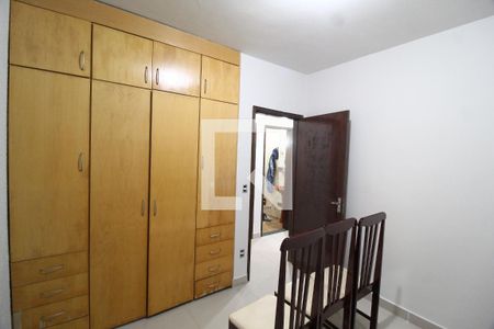 Quarto 2 de casa para alugar com 3 quartos, 170m² em Santa Mônica, Uberlândia