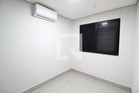 Quarto 1 de apartamento para alugar com 3 quartos, 111m² em Jardim Botânico, Uberlândia