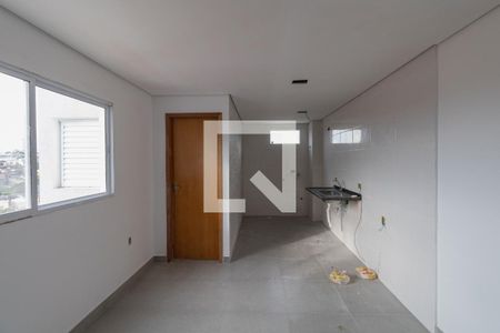 Sala/Cozinha/Área de Serviço  de apartamento para alugar com 2 quartos, 45m² em Vila Ré, São Paulo