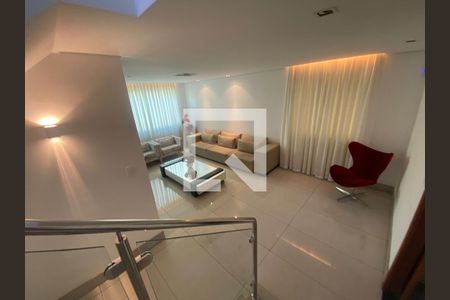 Sala de casa à venda com 3 quartos, 191m² em Boa Vista, Belo Horizonte