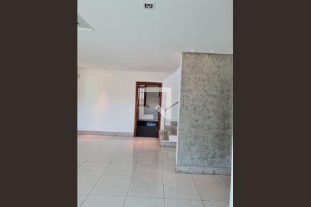 Sala de casa à venda com 3 quartos, 191m² em Boa Vista, Belo Horizonte