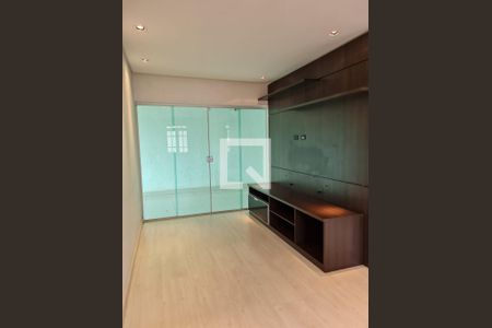 Sala de TV de casa à venda com 3 quartos, 191m² em Boa Vista, Belo Horizonte