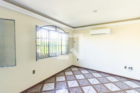 Sala de casa para alugar com 3 quartos, 260m² em Jardim Sulacap, Rio de Janeiro