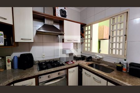 Cozinha de casa de condomínio à venda com 2 quartos, 80m² em Jardim Colonia, Jundiaí