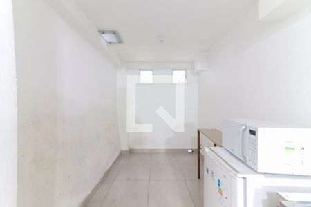 Cozinha de apartamento para alugar com 1 quarto, 45m² em Vila Indiana, São Paulo